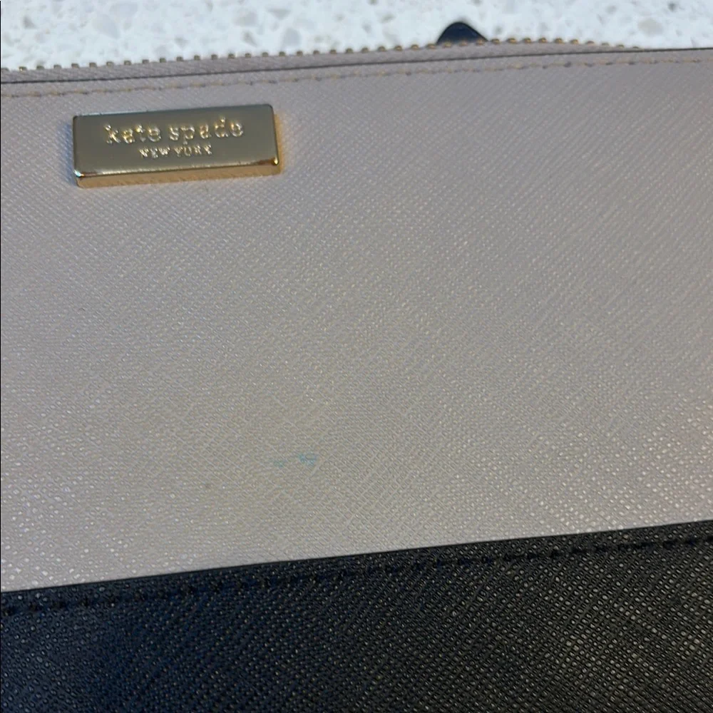 Kate Spade Beige and Black Wallet - Picture 3 of 8